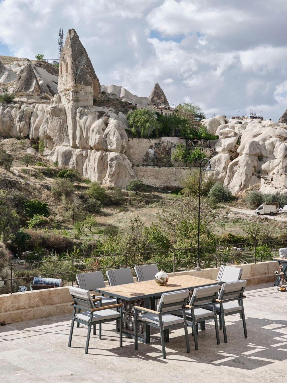 Velar 8'li Masa Grubu